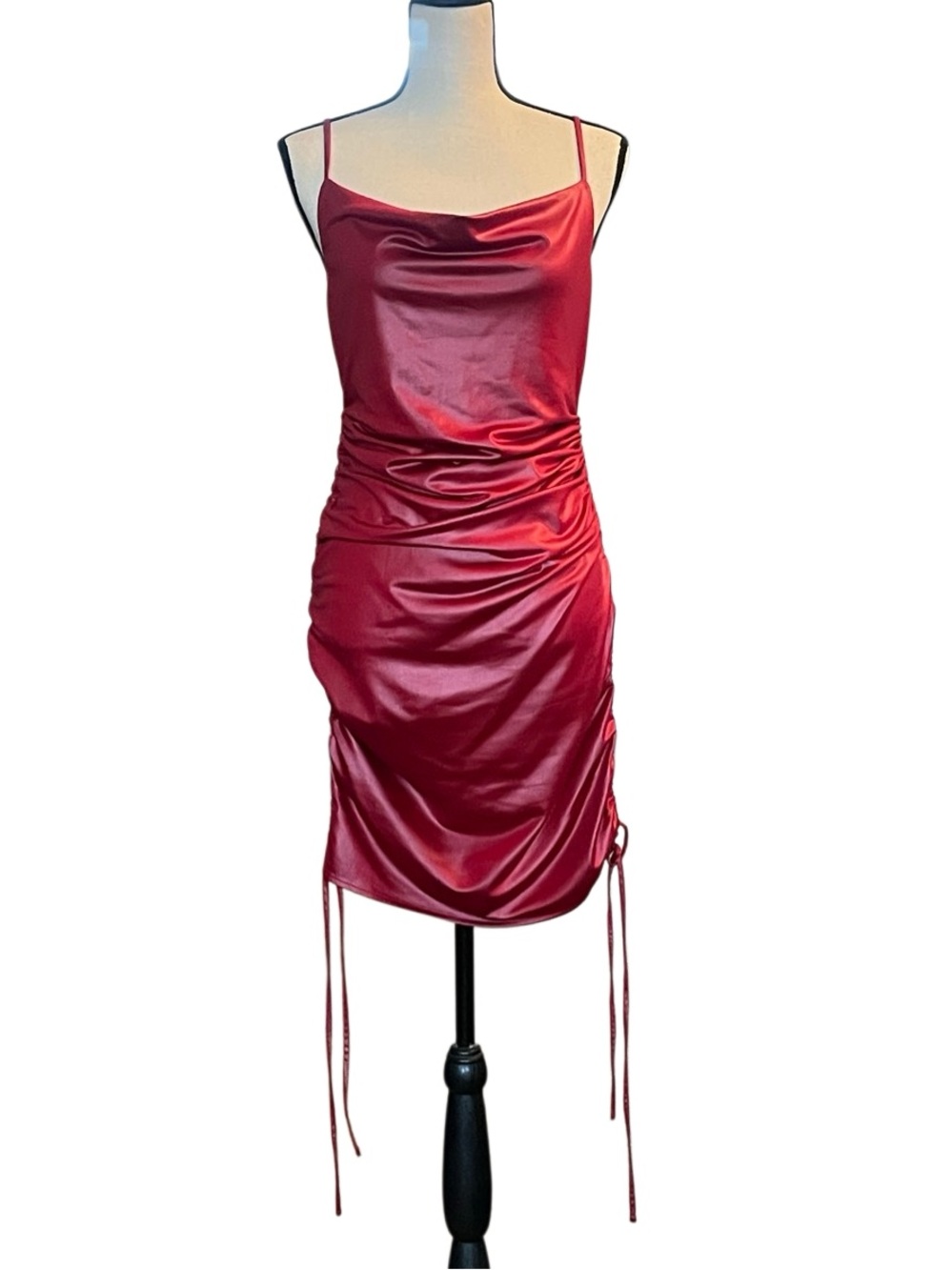ILLA ILLA Burgundy Satin Cowl Neck Ruched Mini Dress – Medium – EUC